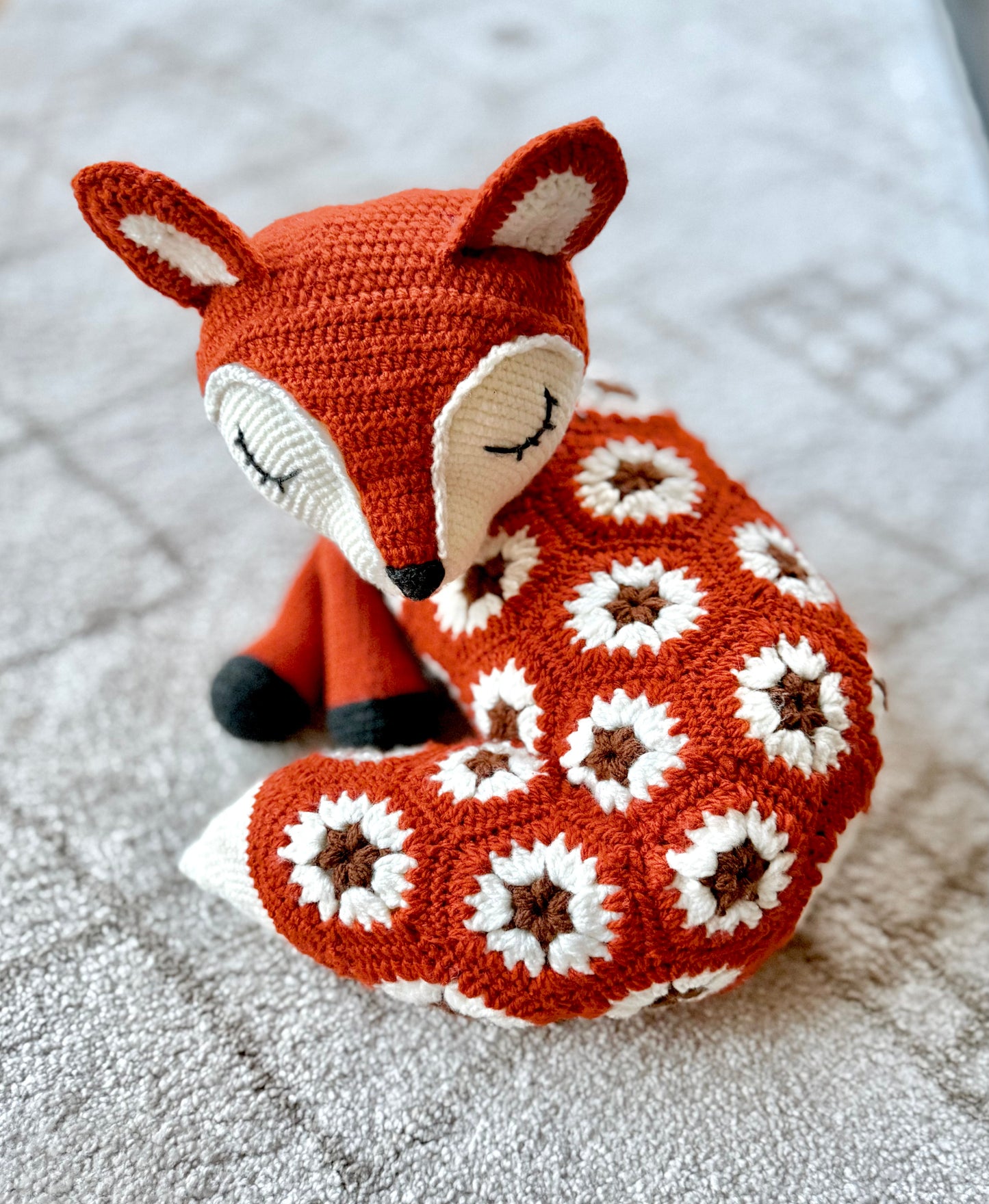 Sleepy Fox African flowers Crochet Pattern