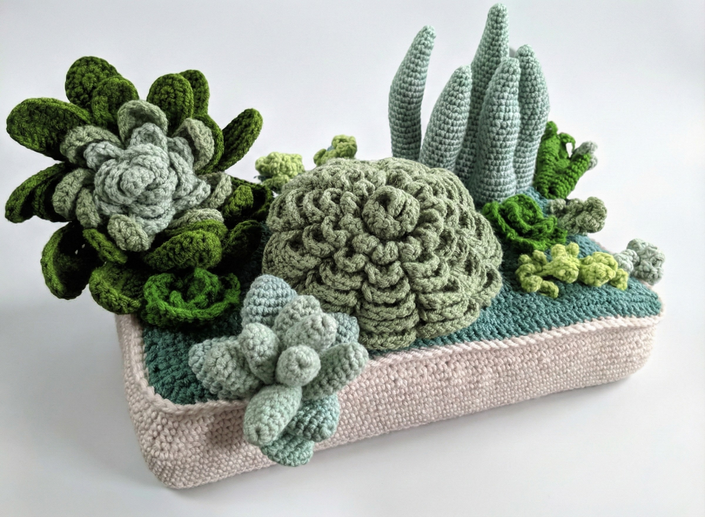 Planter with Succulent Plants Crochet Pattern