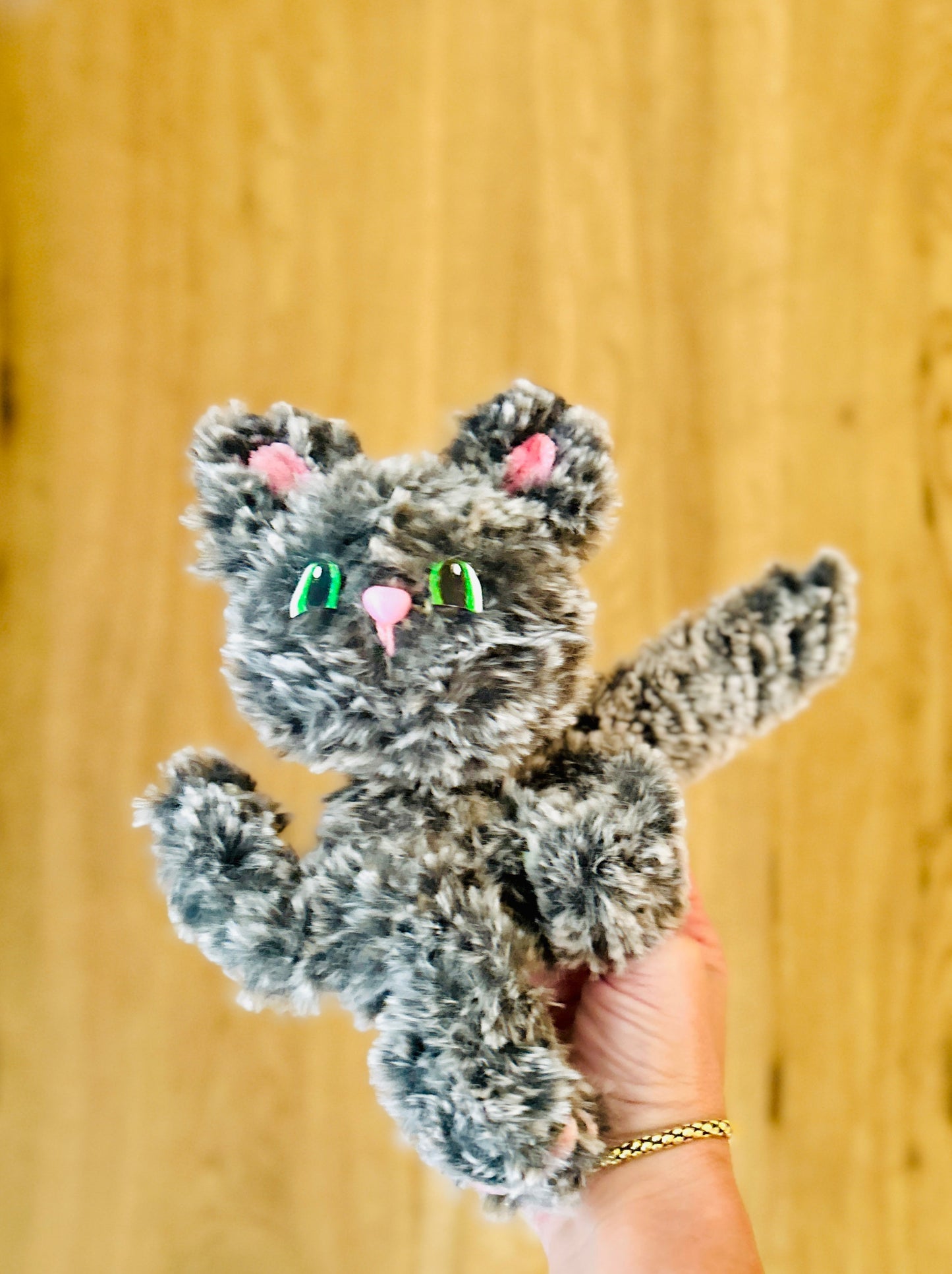 Crochet Fluffy Kitty Hugger Pattern : Adorable Amigurumi