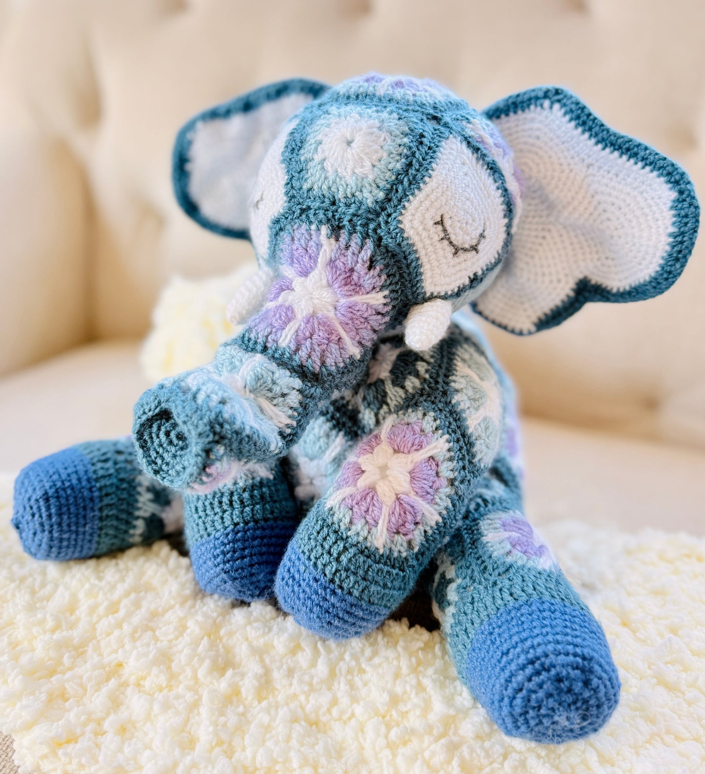 Elephant African flowers Crochet Pattern
