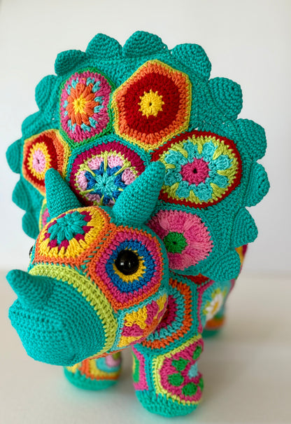 3 African Flowers Amigurumis Bundle : Owl, Triceratops & fox Crochet Pattern