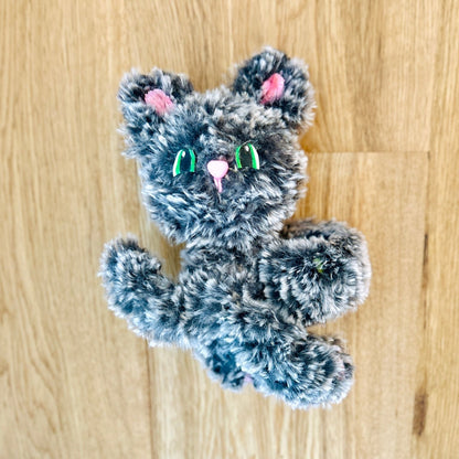 Crochet Fluffy Kitty Hugger Pattern : Adorable Amigurumi