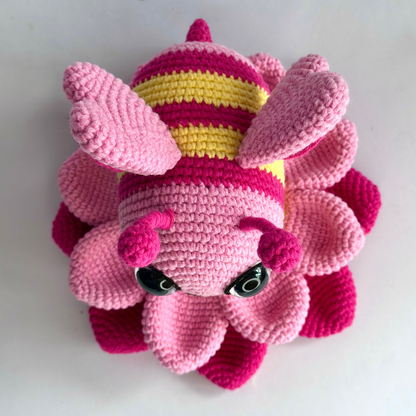 Valentine’s LoveBee Crochet Pattern