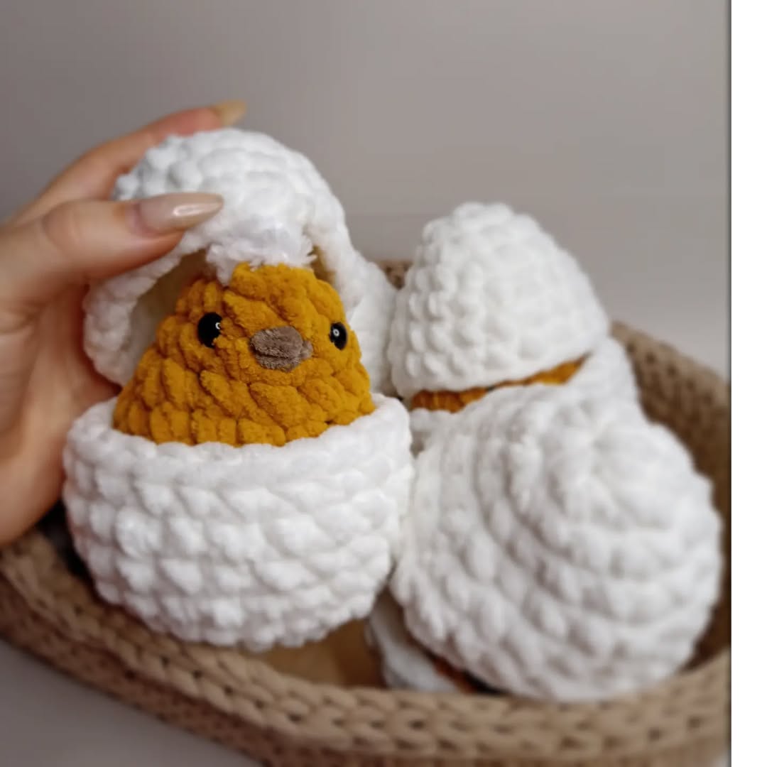 Hatching Chick Crochet Pattern - Easter Gift