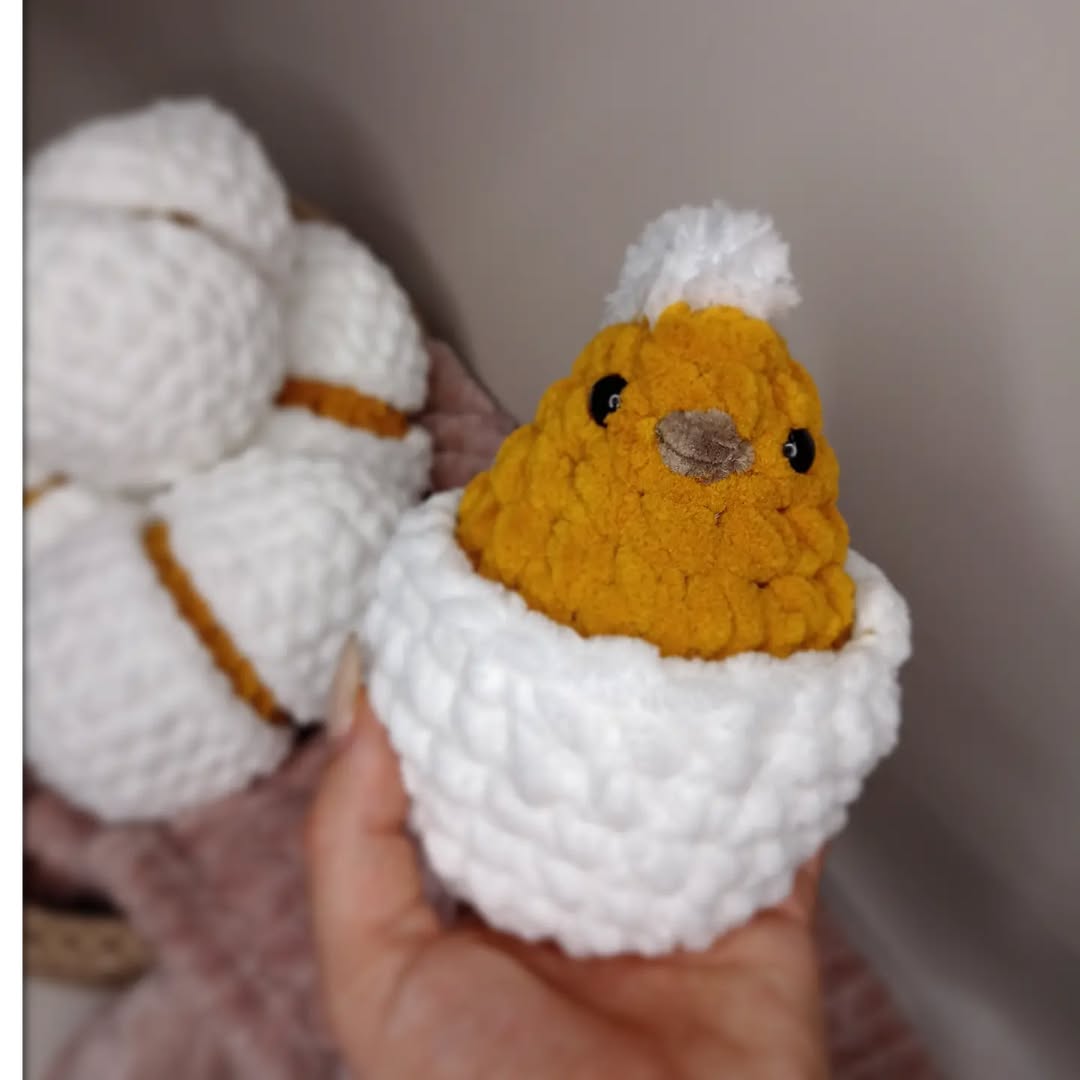 Hatching Chick Crochet Pattern - Easter Gift