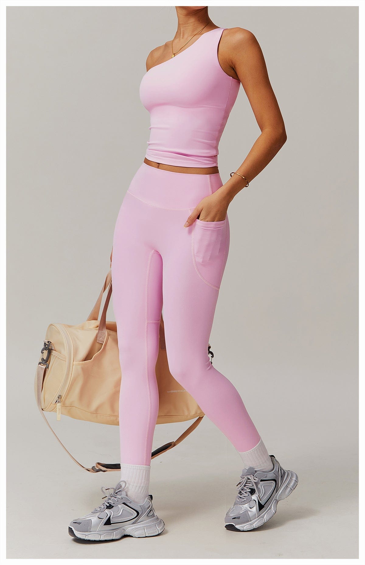 One Shoulder Workout Shaping Crop Top with Removable Chest Pads
